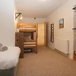 Dixon Court Apartment *