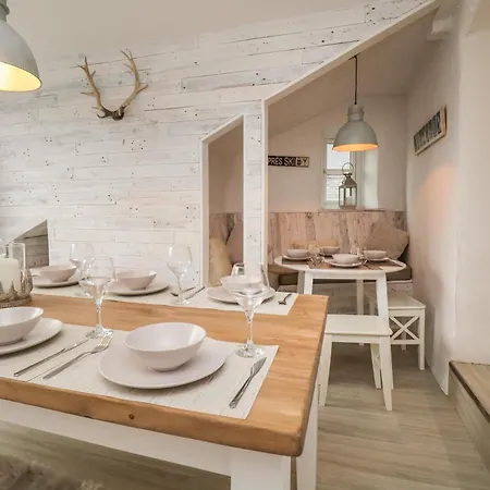 Dixon Court Ambleside