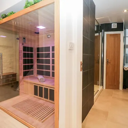 Dixon Court * Ambleside