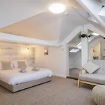 Dixon Court